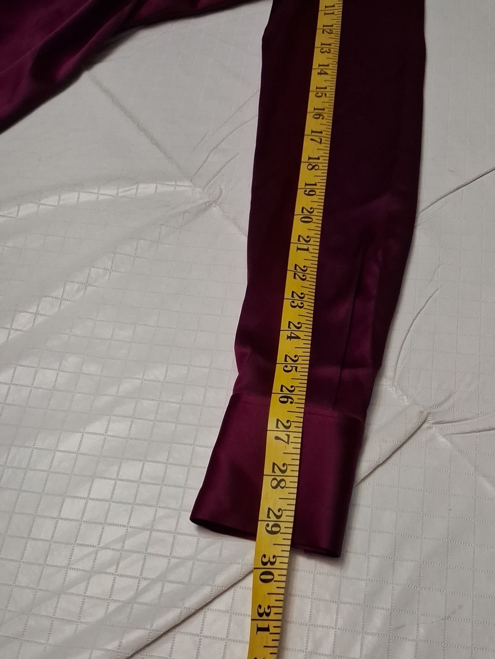 Theory Size (P) Small Women's 93% Silk Satin Button-Up Blouse in Burgundy. - Picture 10 of 15